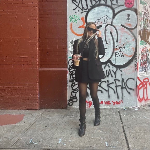 Meet your Posher, Stephanie - Picture 1 of 1